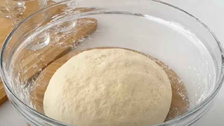 Chléb pečený v troubě jen z 6 ingrediencí