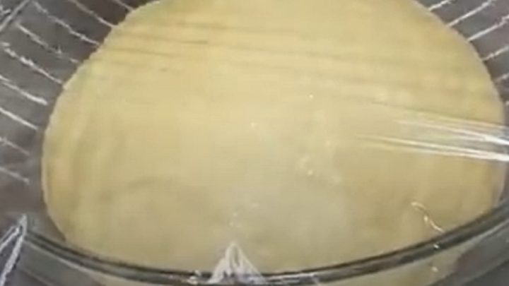 Kynuté rolky s tvarohem a rozinkami