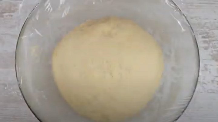 Makové šneky z kynutého těsta