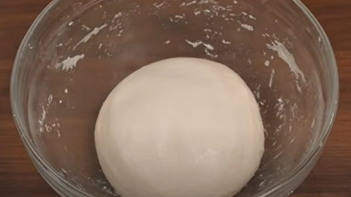 Bagety z kynutého těsta slazené medem