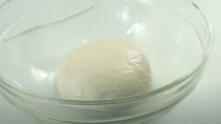 Domácí bagel sypaný sezamem