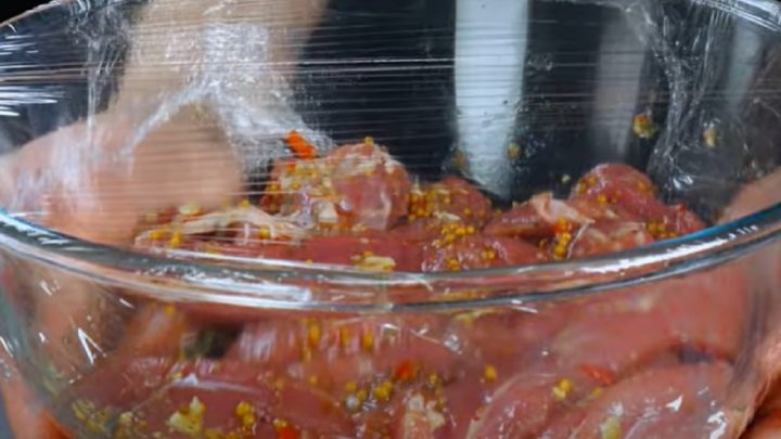 Šťavnatá vepřová panenka ve slanině