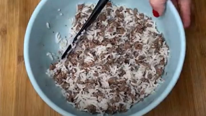 Palačinky plněné mletým masem a rýží