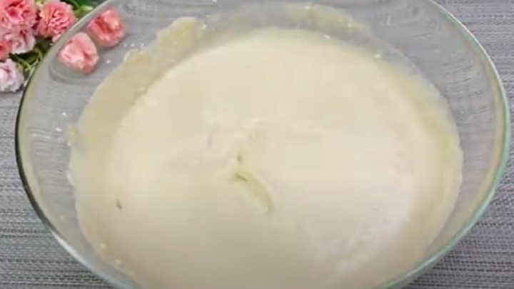 Dvoubarevný dort s tvarohem a jogurtem