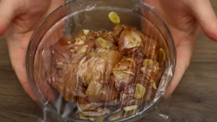 Smažené stehenní řízky s česnekem a zázvorem