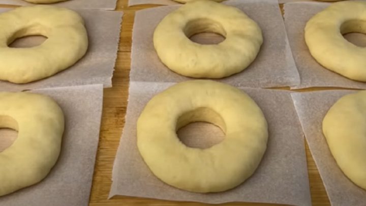 Domácí cukrové donuty bez hnětení