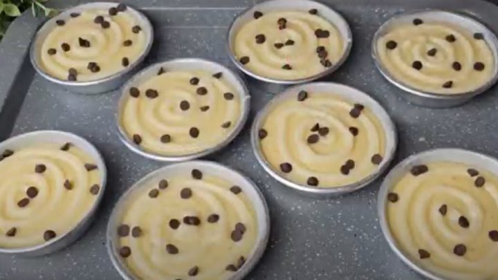 Pudinkové muffiny s kousky čokolády