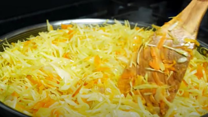 Rychlý zelný koláč z pánve s vejci