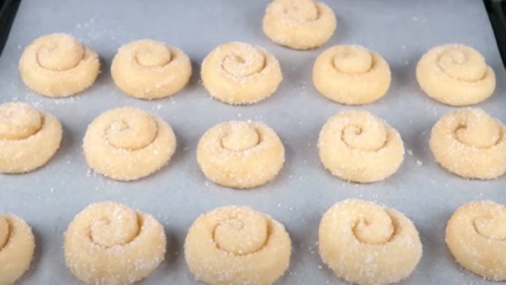 Rychlé jogurtové sušenky obalené v cukru