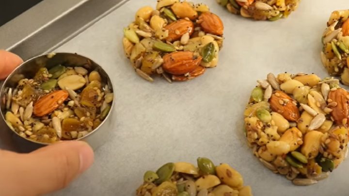 Hrnkové müsli sušenky s ořechy