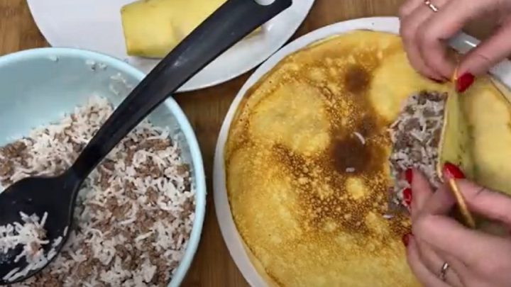 Palačinky plněné mletým masem a rýží