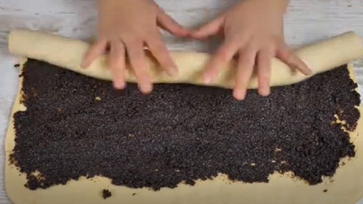 Makové šneky z kynutého těsta