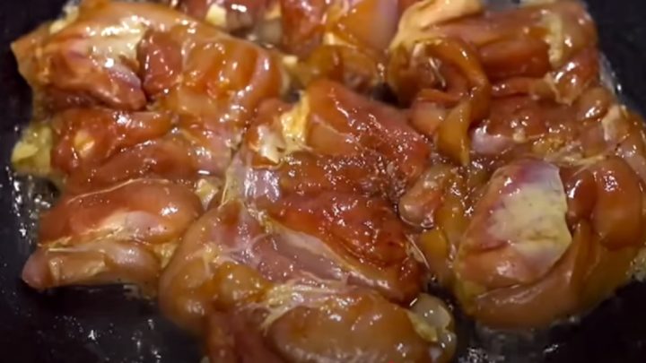 Smažené stehenní řízky s česnekem a zázvorem