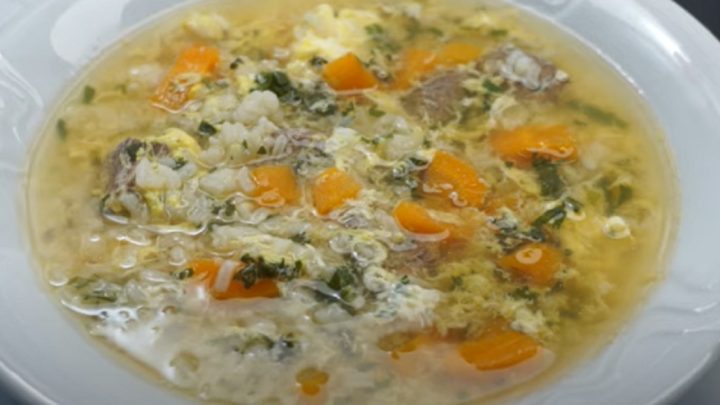 Zbytková polévka s hovězím masem a zeleninou