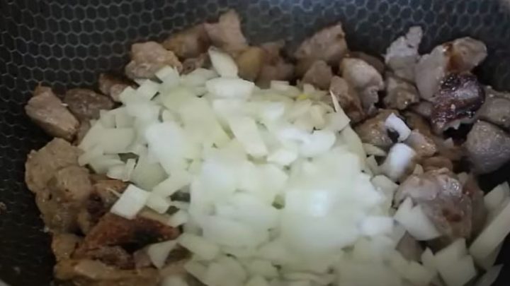 Bigos aneb dušené zelí s vepřovým masem