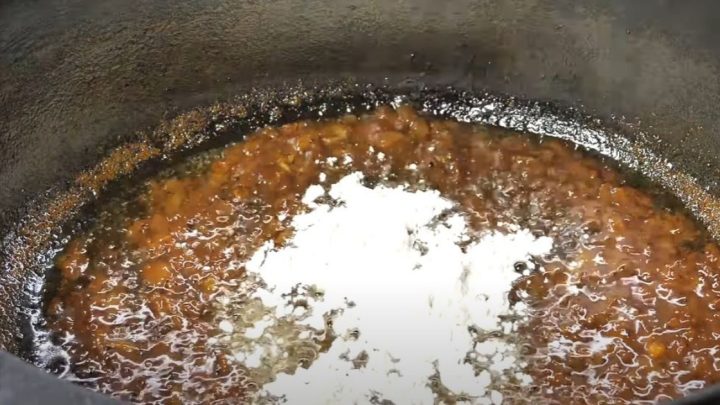 Dušené vepřové plátky na hořčici