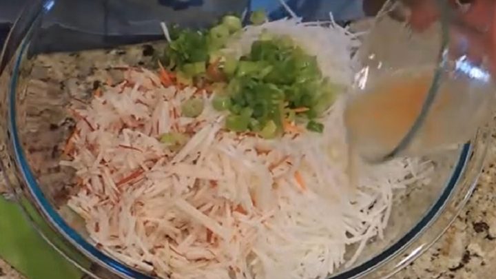 Zdravý vitamínový salát s mrkví