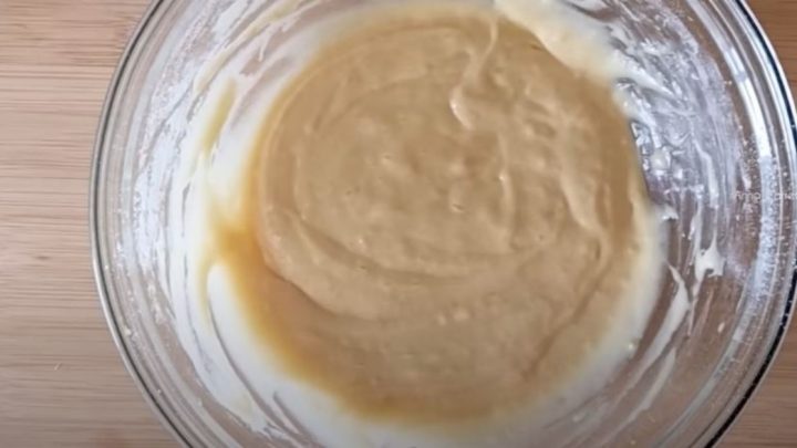 Vláčný jablečný chlebíček s citrónovou kůrou