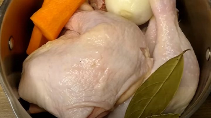 Domácí Junior z kuřecího masa a zeleniny