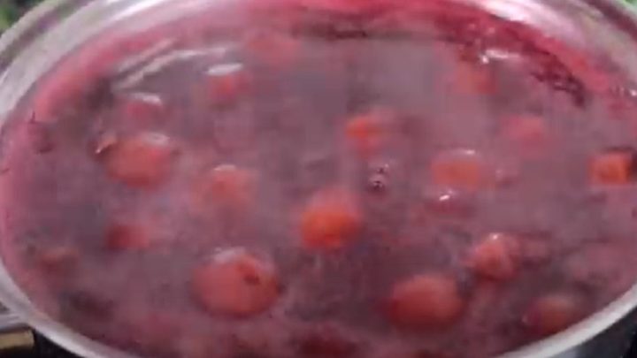 Domácí větrníky s višňovou polevou