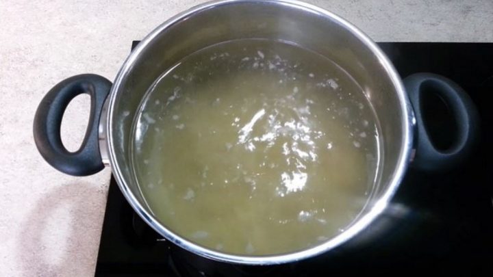 Rychlý těstovinový salát s tuňákem a zeleninou