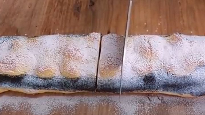 Pečená palačinková roláda s ovocem