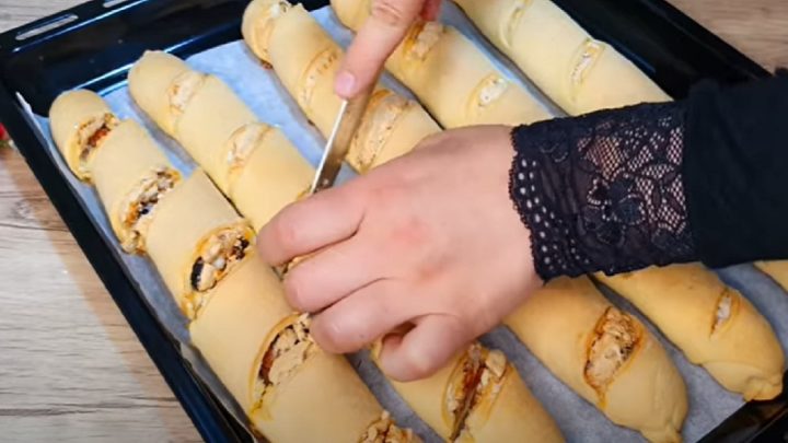 Závin se sušeným ovocem a vlašskými ořechy