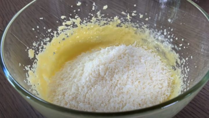 Rychlé kokosové sušenky s vanilkovým cukrem