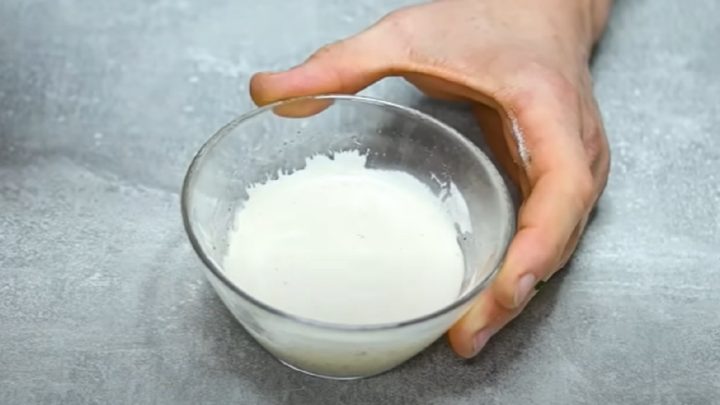 Zdravý salát z pekingského zelí s kukuřicí