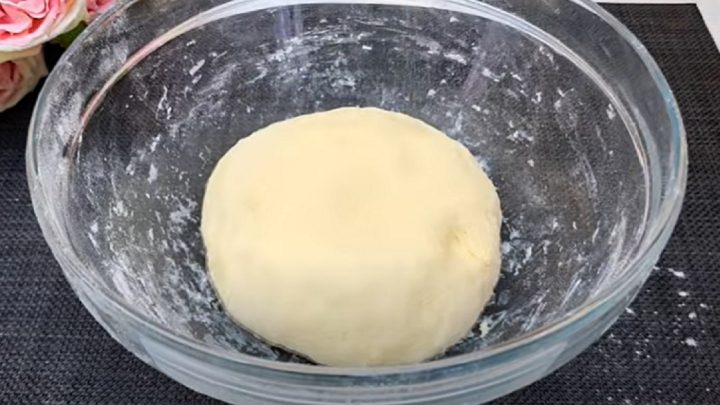 Smažené kefírové šišky plněné sýrem