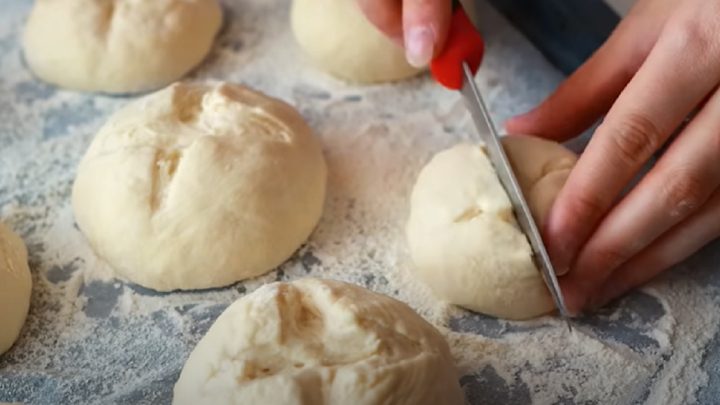 Nadýchané domácí housky bez hnětení