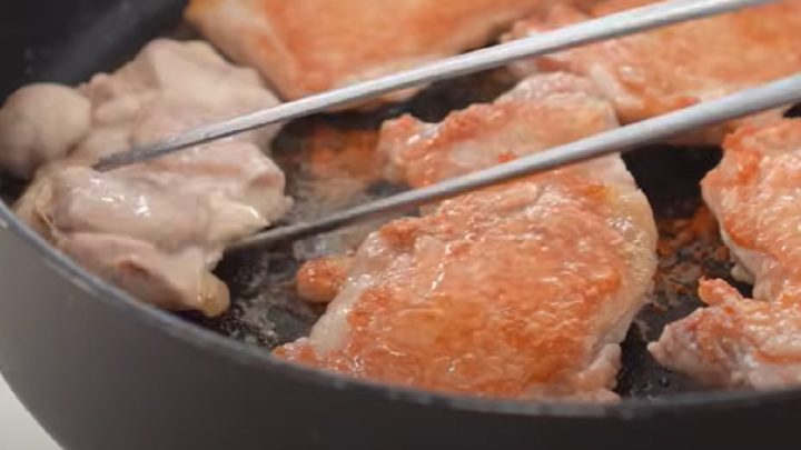 Šťavnatá kuřecí stehna s křupavou kůžičkou