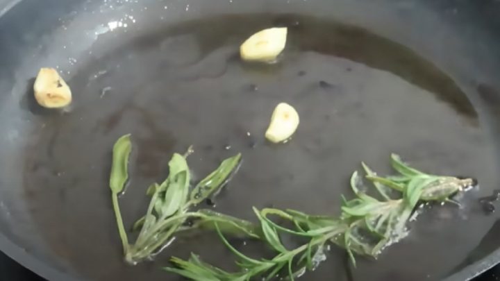 Vepřová kotleta na pivu s česnekem