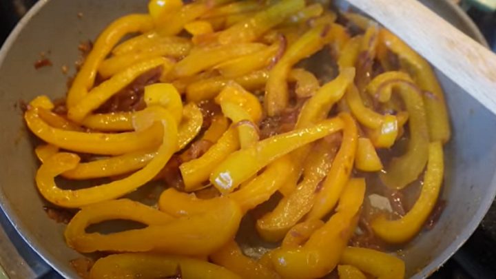 Smažená treska s dušenou zeleninou