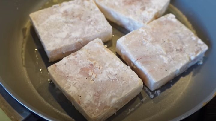 Smažená treska s dušenou zeleninou