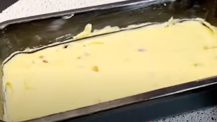 Rozinkový chlebíček s tvarohem