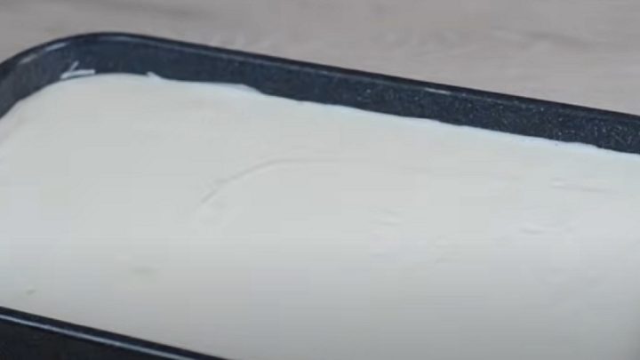 Rychlý jogurtový koláč s citronovou kůrou