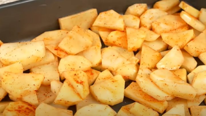 Zapečené mleté maso s bramborem