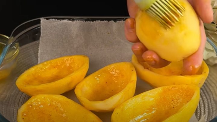 Zapečené plněné brambory s kuřecím masem