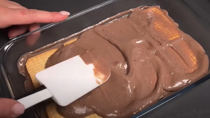 Čokoládový BeBe řez s kakaovou náplní