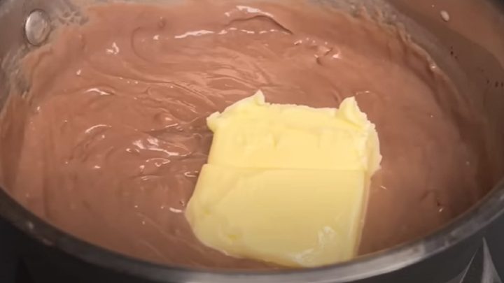 Čokoládový BeBe řez s kakaovou náplní