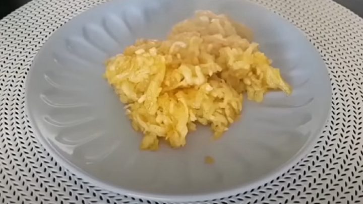 Pudinkové taštičky s jablky a skořicí