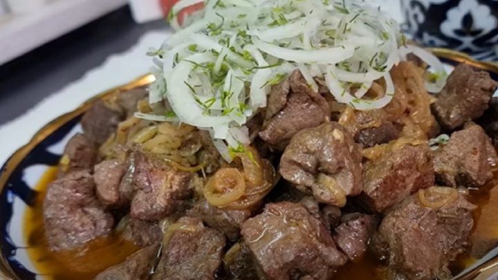 Játra na cibulce s koriandrem a paprikou