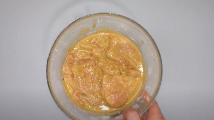 Kuřecí rošťák v česnekovém těstíčku