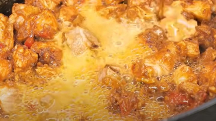 Vepřový guláš se slaninou na černém pivu