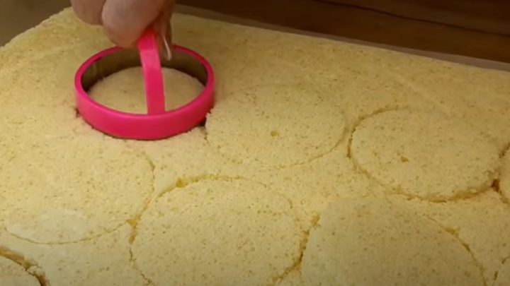 Jahodové dortíky se smetanovým krémem