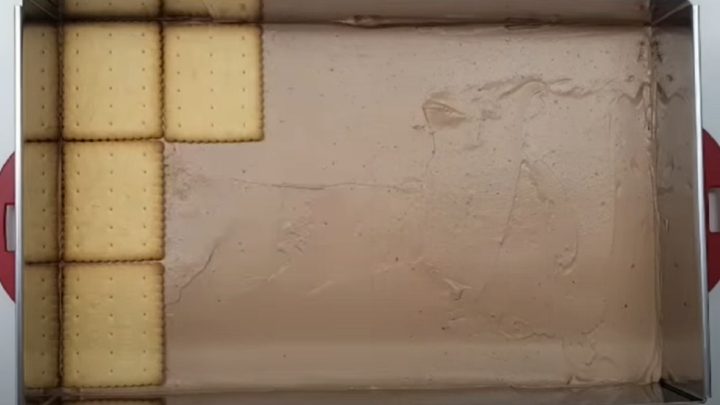 Nepečené Kinder Bueno řezy s ořechy