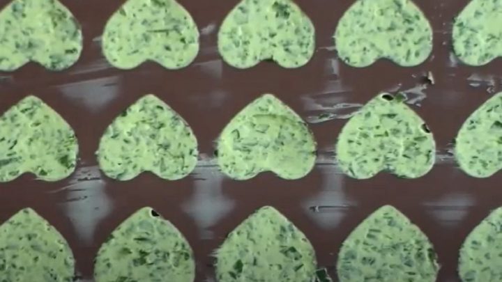 Bylinkové máslo s medvědím česnekem