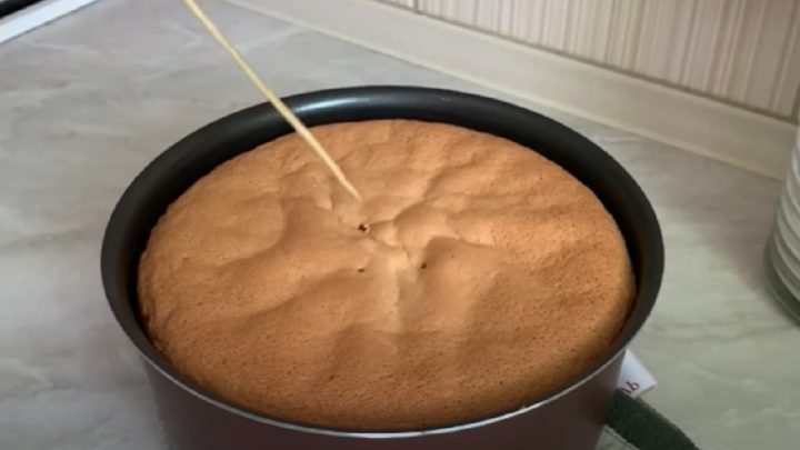 Jednoduchý piškotový korpus ze 3 ingrediencí