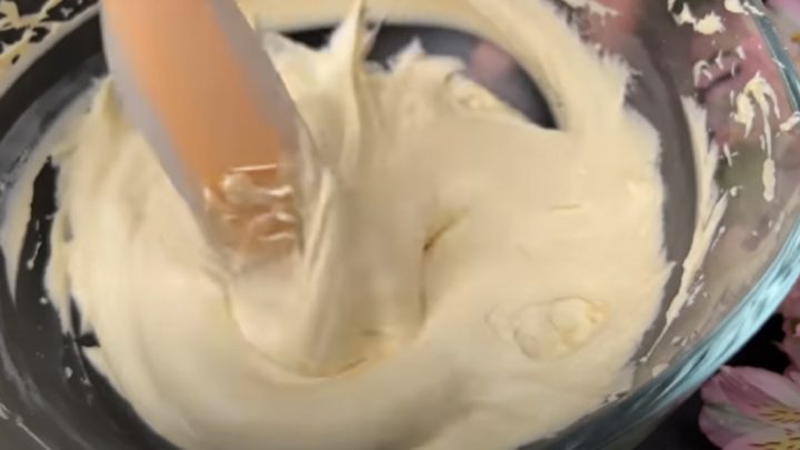 Chlebíček s čokoládovou náplní a vanilkou